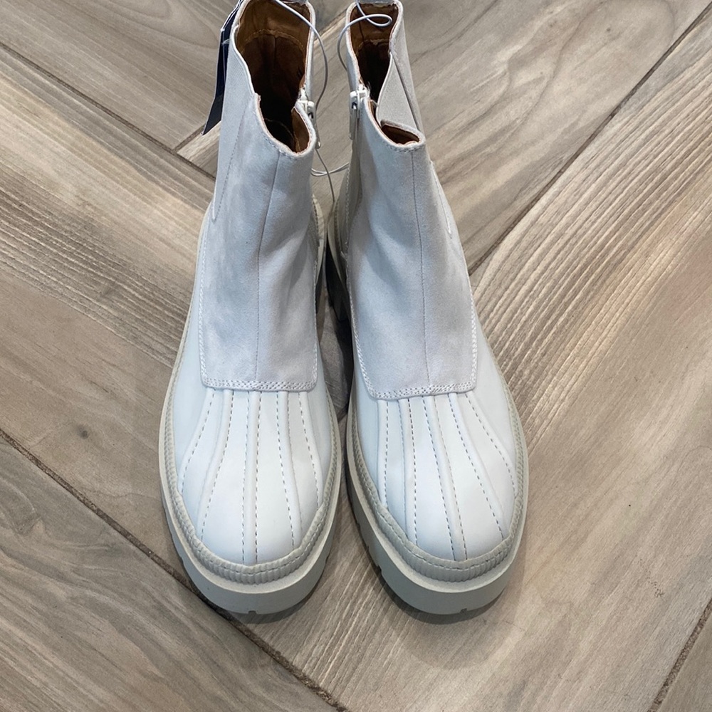 Brand new tan boots